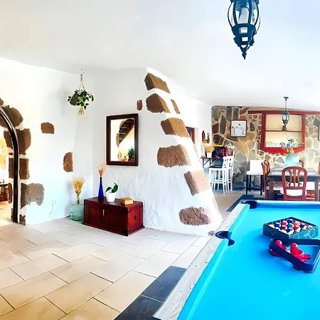 Medinilla With Private Pool In Conil Tegoyo