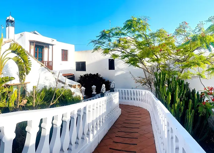 Medinilla With Private Pool In Conil