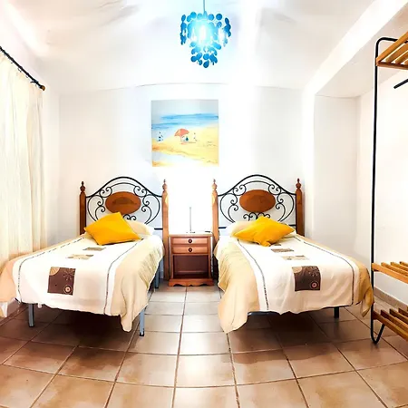 Medinilla With Private Pool In Conil Tegoyo